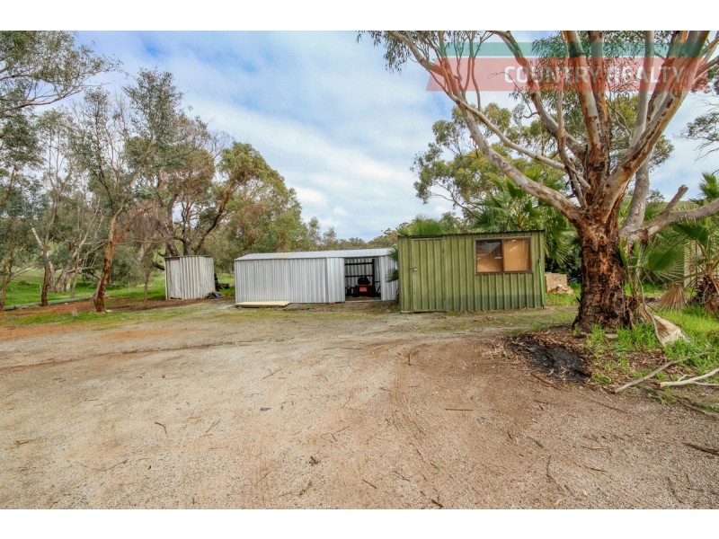 69 Julimar Road, Toodyay WA 6566