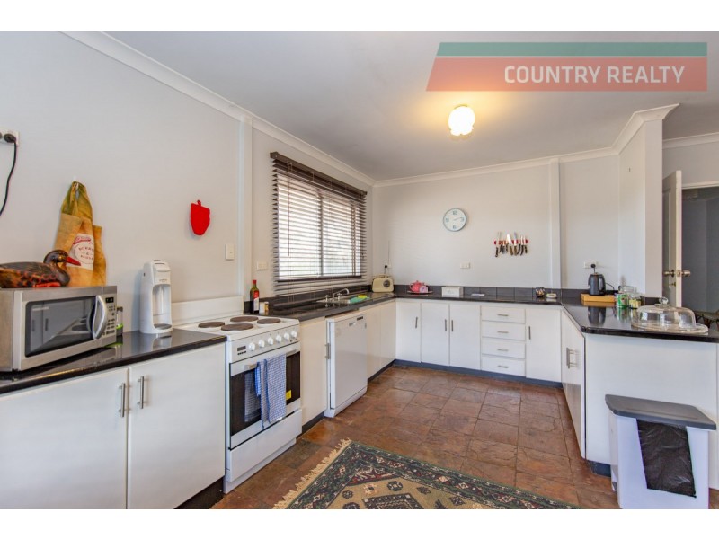 99 Range Road, Toodyay WA 6566