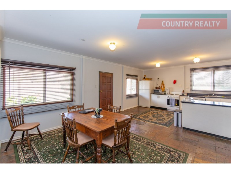 99 Range Road, Toodyay WA 6566