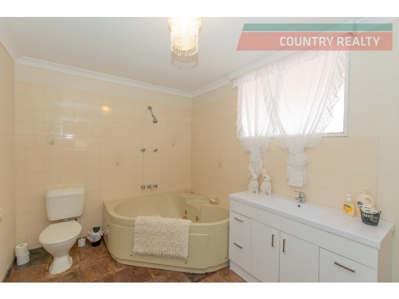 99 Range Road, Toodyay WA 6566