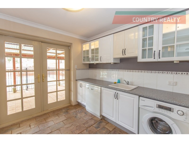 121 Coondle Drive, Toodyay WA 6566