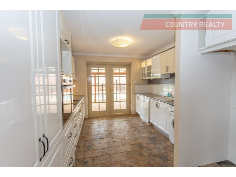 121 Coondle Drive, Toodyay WA 6566