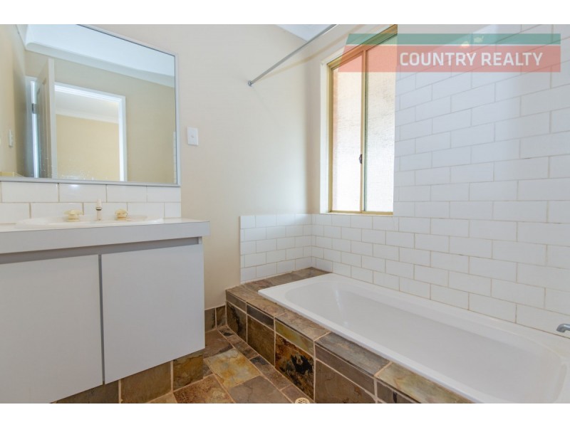 121 Coondle Drive, Toodyay WA 6566