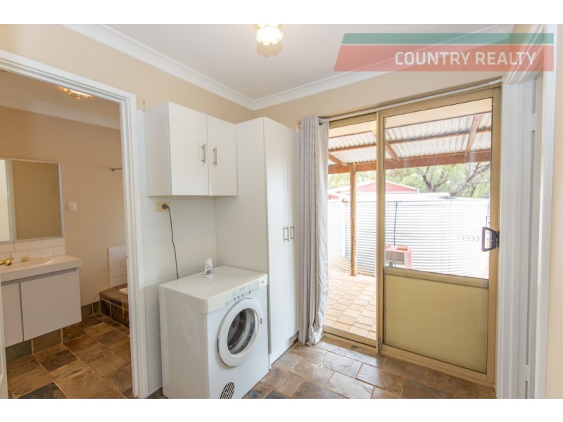 121 Coondle Drive, Toodyay WA 6566