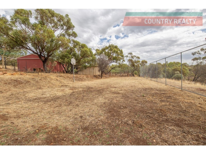 121 Coondle Drive, Toodyay WA 6566