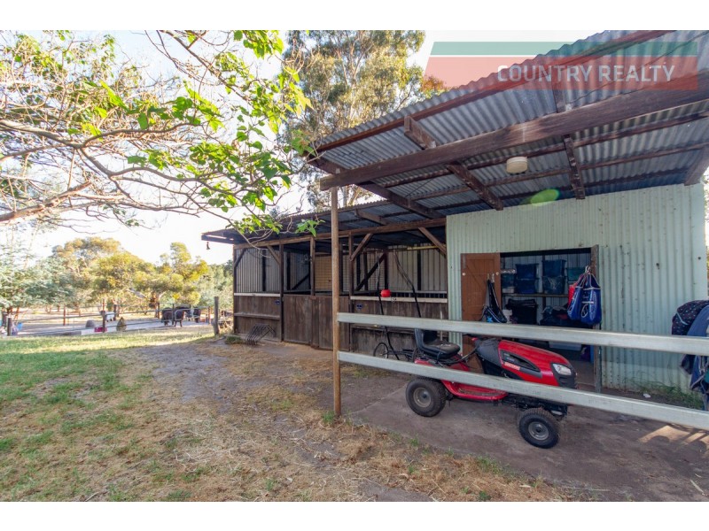 150 Sand Spring Road, Toodyay WA 6566