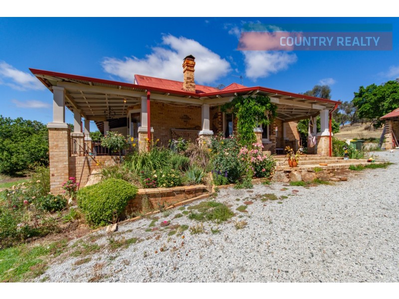 55 Refractory Road, Clackline WA 6564