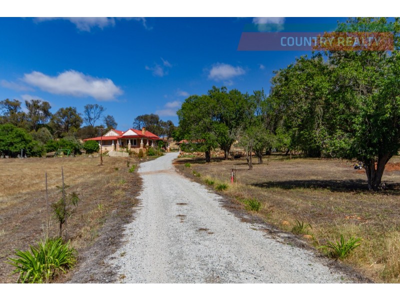 55 Refractory Road, Clackline WA 6564