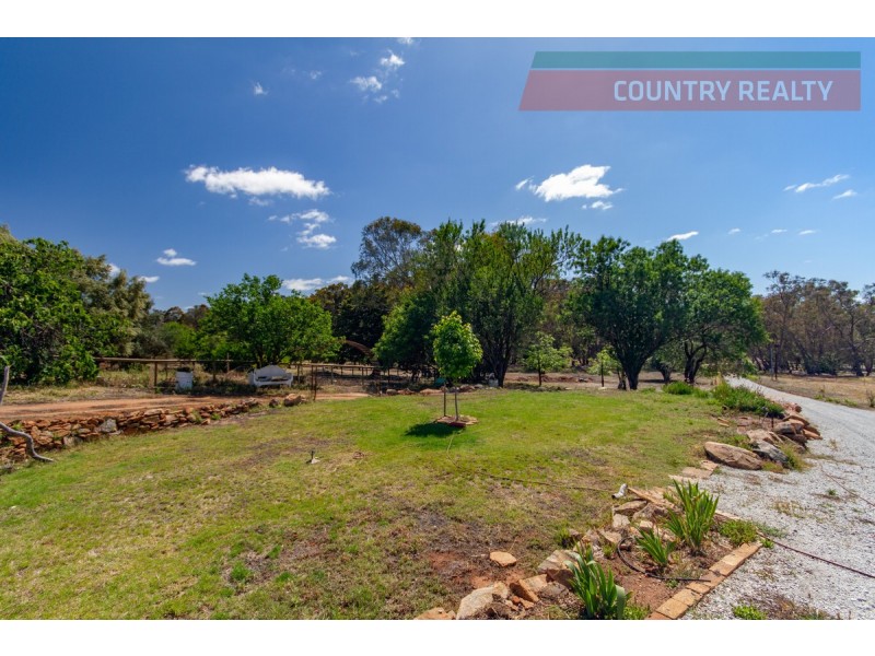55 Refractory Road, Clackline WA 6564