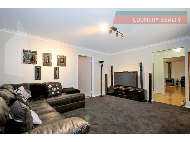 11 Weir Road, Toodyay WA 6566