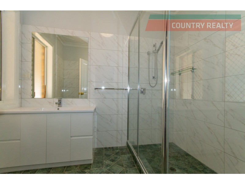 16 Gibbings Street, Northam WA 6401