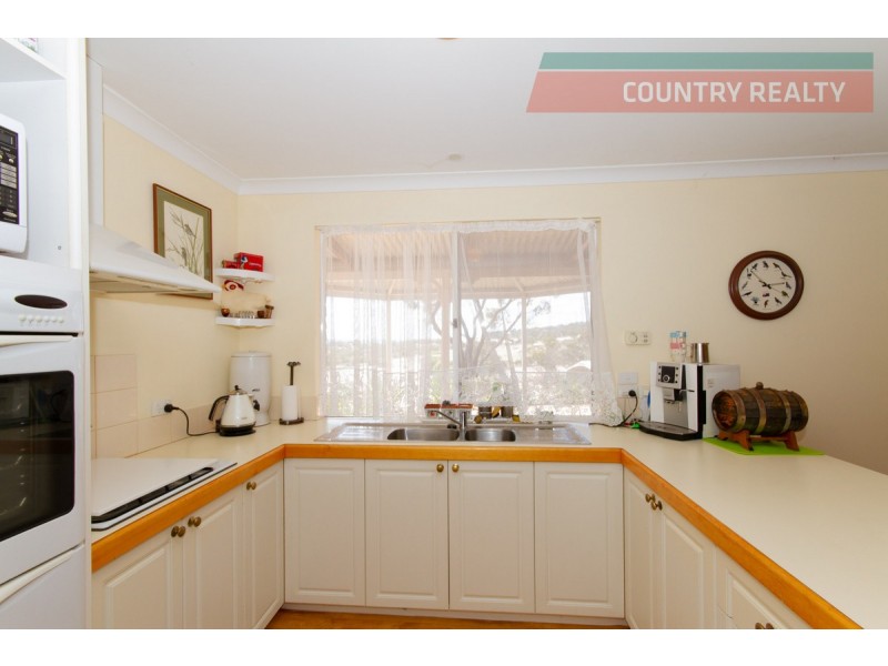 28 Hemiandra Place, Toodyay WA 6566