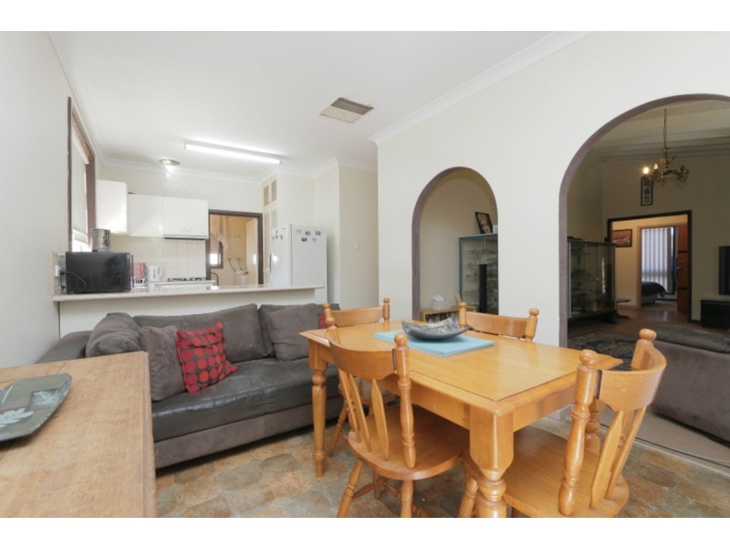 11 Gibbings Street, Northam WA 6401
