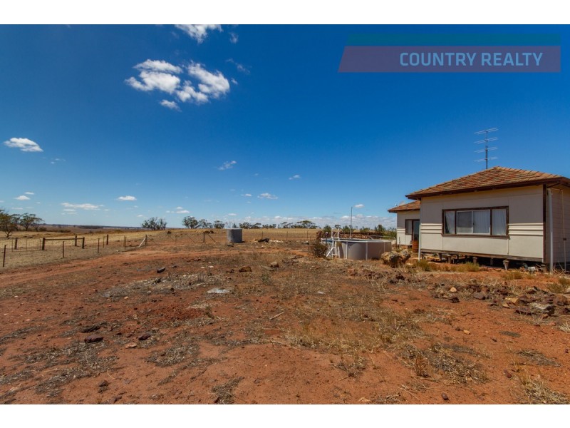 774 Bebakine Road, Mumberkine WA 6401