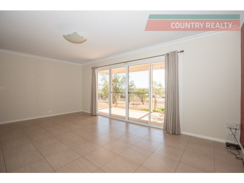 120 Goomalling Road, Northam WA 6401
