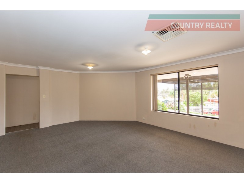 8 Freind Place, Northam WA 6401