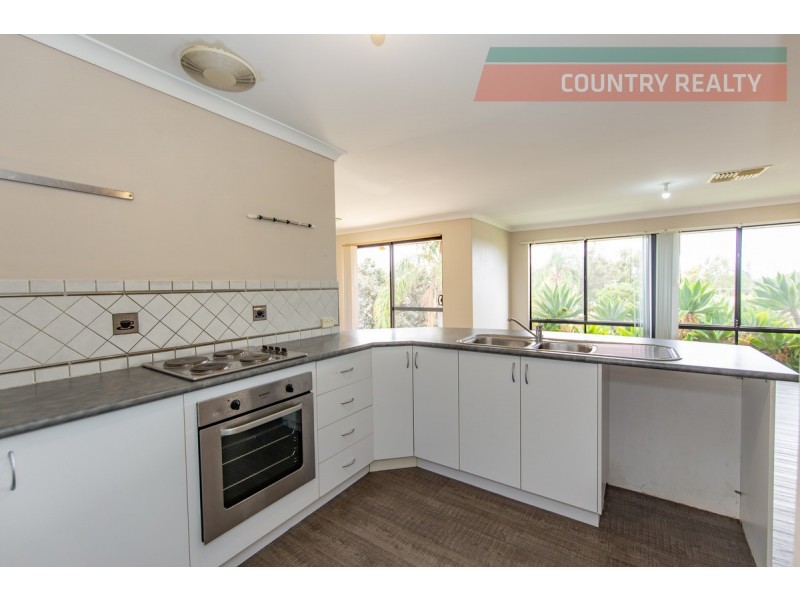 8 Freind Place, Northam WA 6401