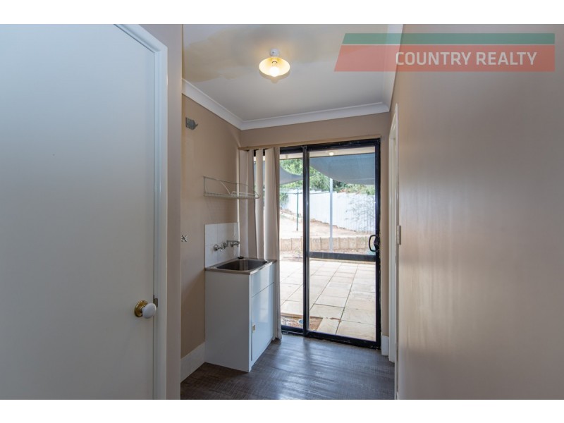 8 Freind Place, Northam WA 6401