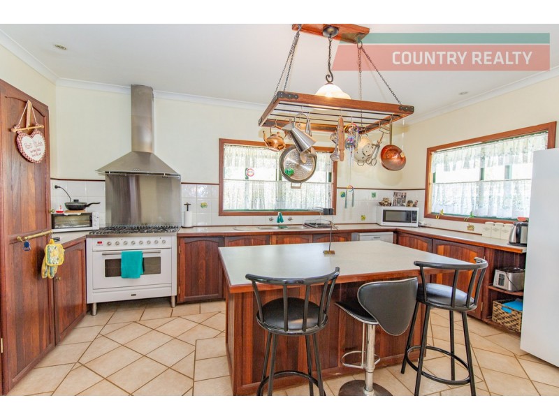 6 Red Gum Circle, Toodyay WA 6566