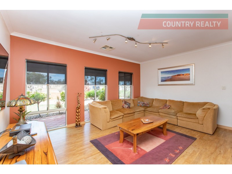 388 Hulongine Road, Jennacubbine WA 6401