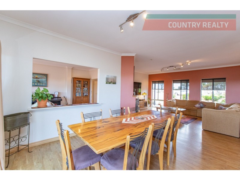 388 Hulongine Road, Jennacubbine WA 6401