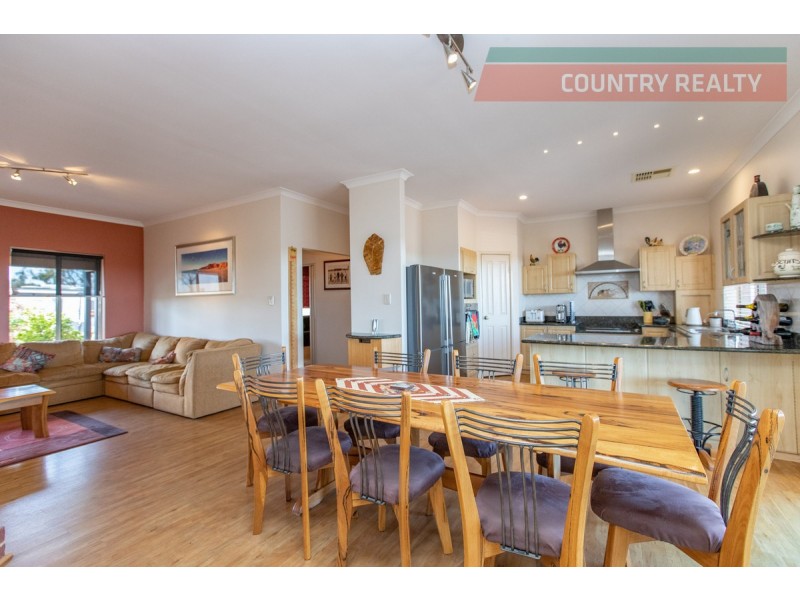 388 Hulongine Road, Jennacubbine WA 6401