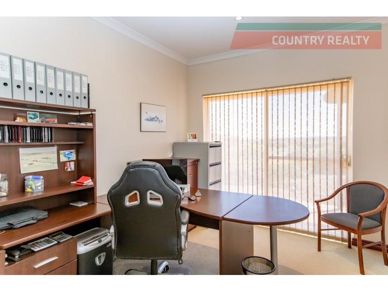 388 Hulongine Road, Jennacubbine WA 6401