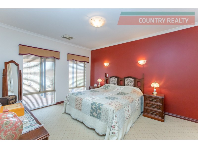 388 Hulongine Road, Jennacubbine WA 6401