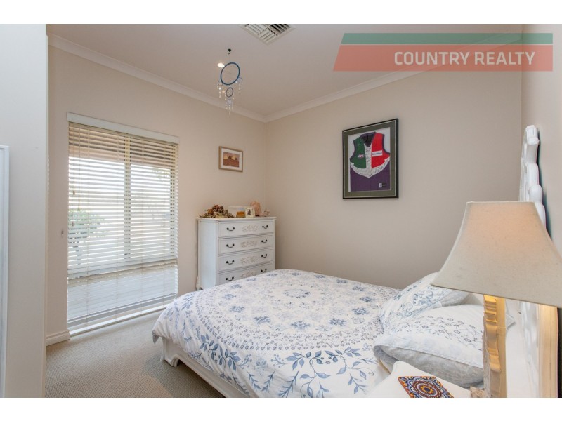 388 Hulongine Road, Jennacubbine WA 6401