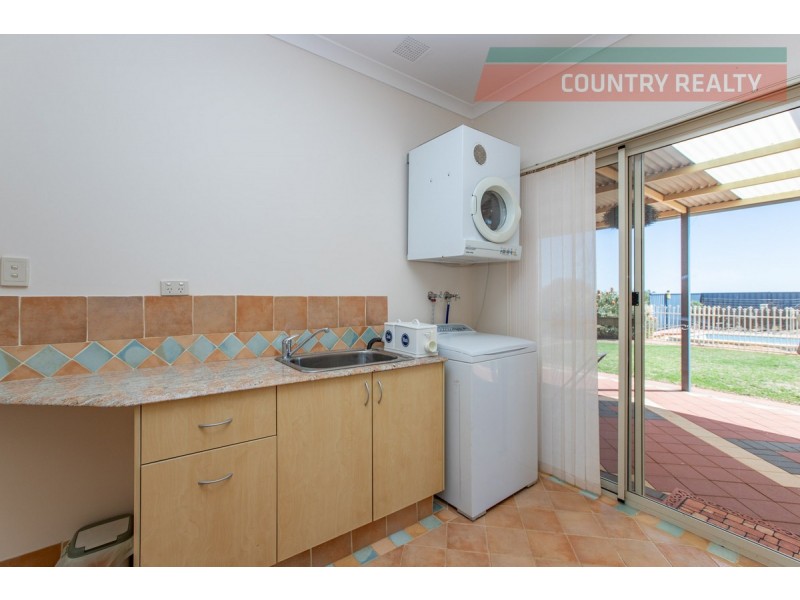 388 Hulongine Road, Jennacubbine WA 6401