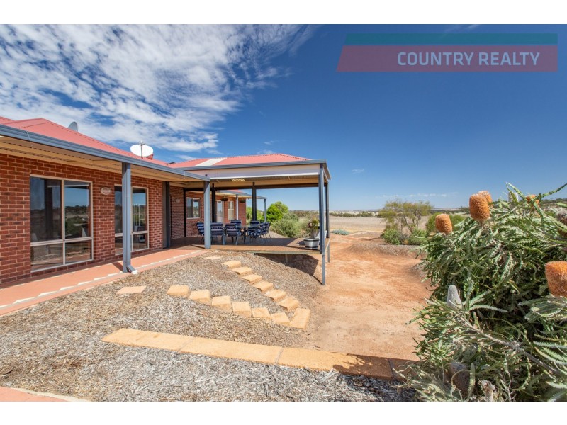 388 Hulongine Road, Jennacubbine WA 6401