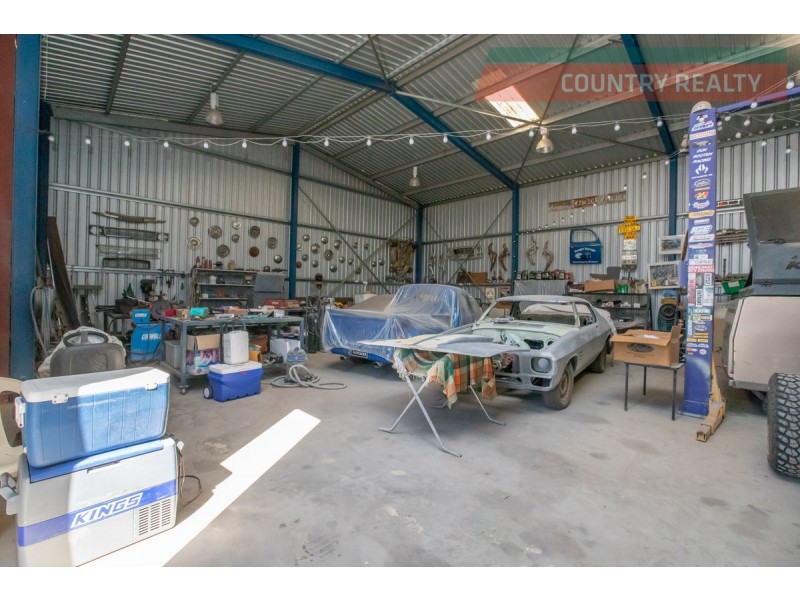 388 Hulongine Road, Jennacubbine WA 6401