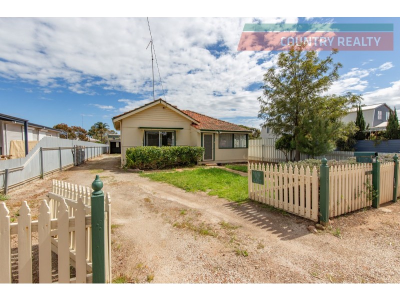 142 Chidlow Street, Northam WA 6401
