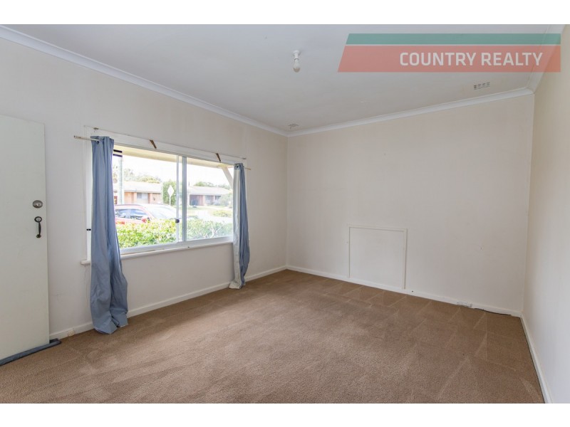 142 Chidlow Street, Northam WA 6401