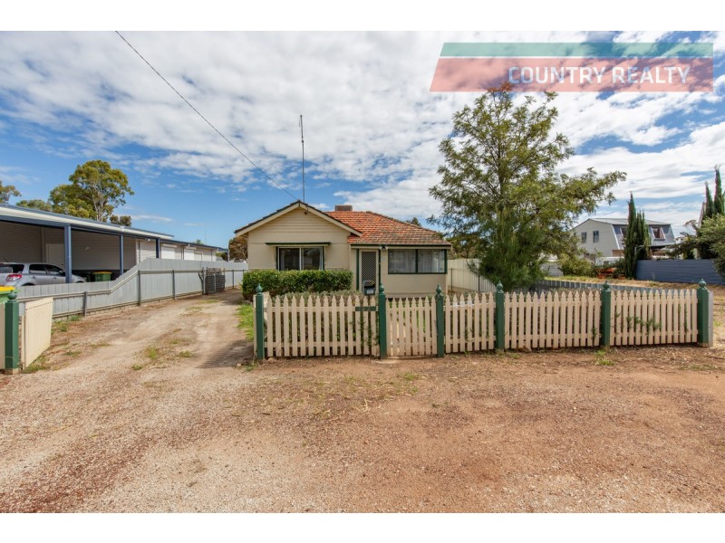 142 Chidlow Street, Northam WA 6401