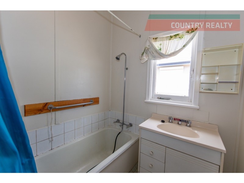 142 Chidlow Street, Northam WA 6401