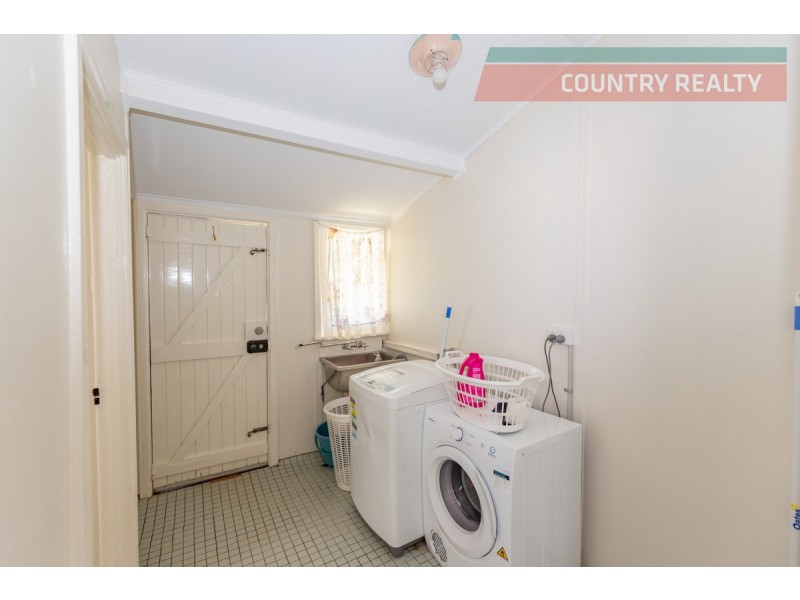 142 Chidlow Street, Northam WA 6401