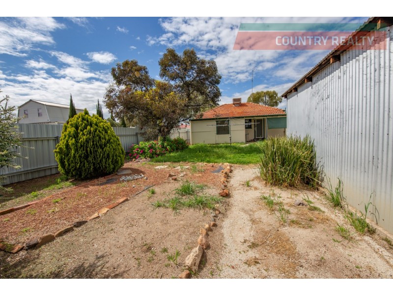 142 Chidlow Street, Northam WA 6401