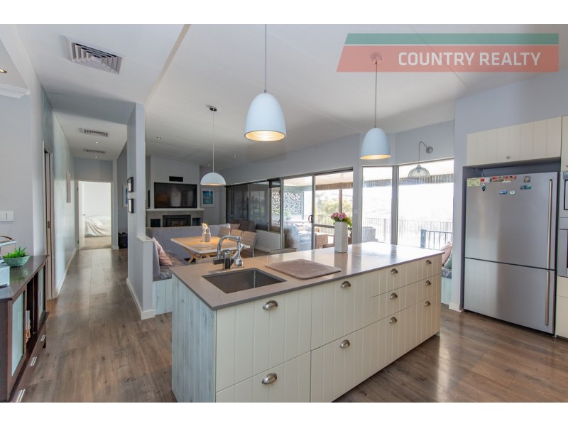 29 Harcourt Street, Toodyay WA 6566