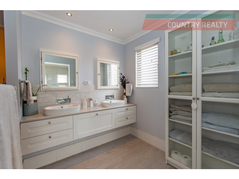 29 Harcourt Street, Toodyay WA 6566