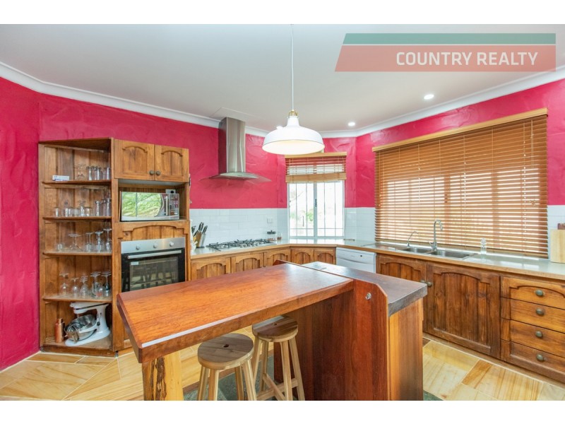 26 Steere Road, York WA 6302