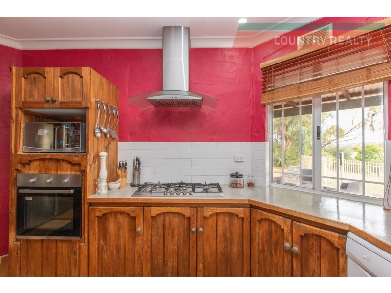 26 Steere Road, York WA 6302