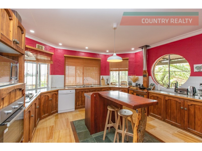 26 Steere Road, York WA 6302