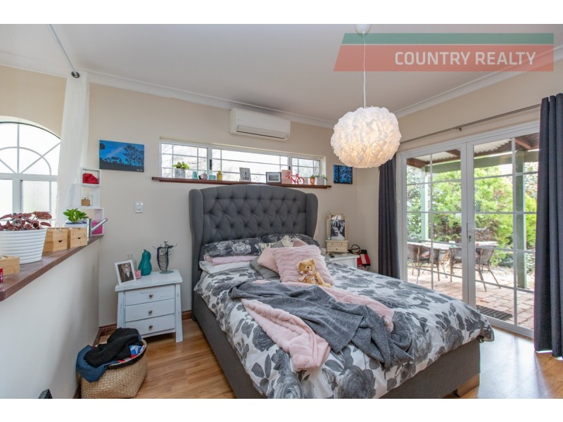 26 Steere Road, York WA 6302