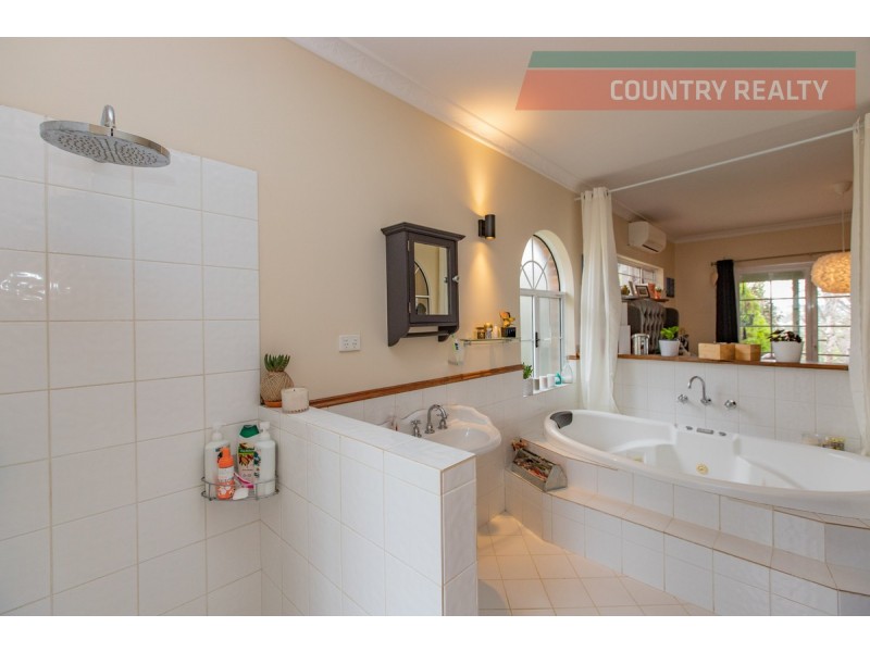 26 Steere Road, York WA 6302