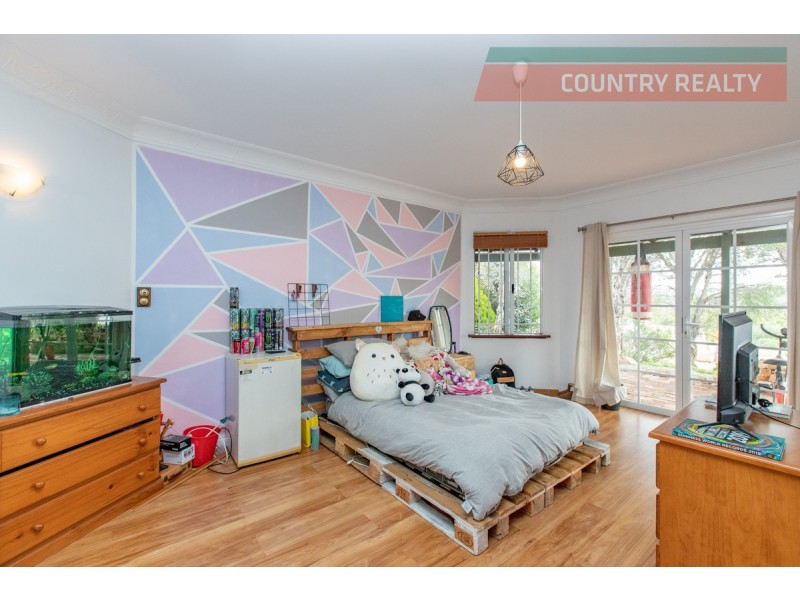 26 Steere Road, York WA 6302