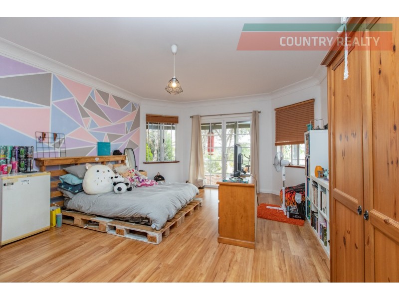 26 Steere Road, York WA 6302