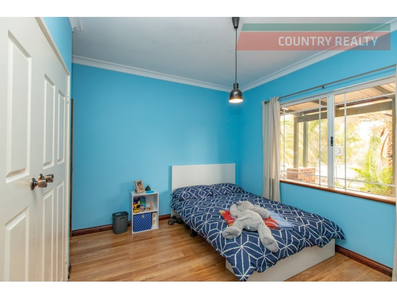 26 Steere Road, York WA 6302