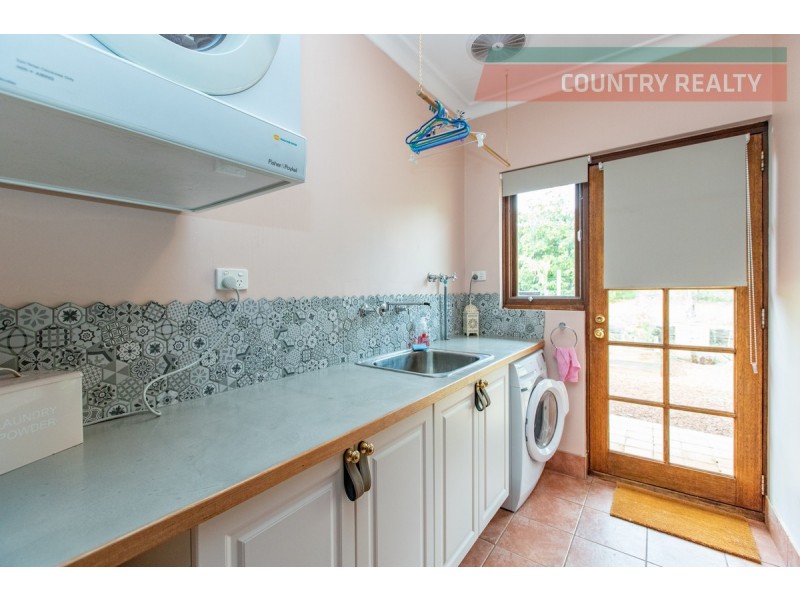 26 Steere Road, York WA 6302