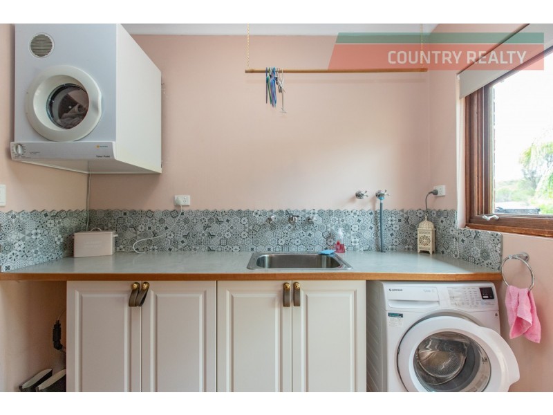 26 Steere Road, York WA 6302